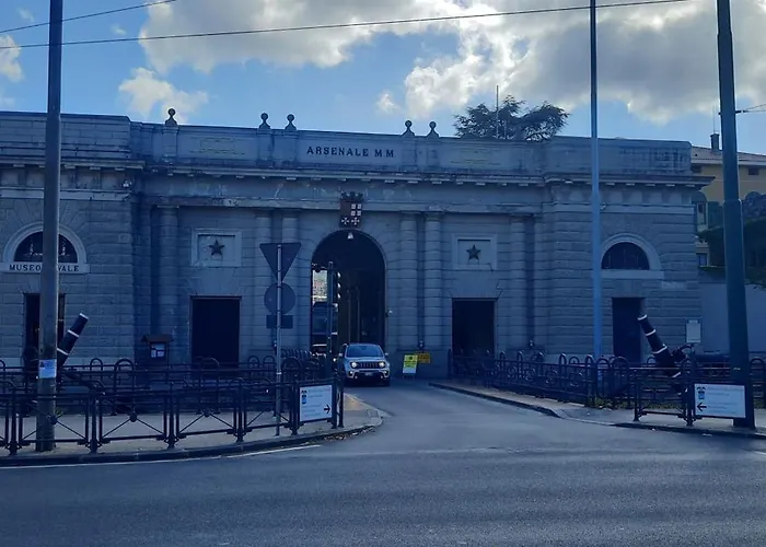 Ferry House Two Apartment